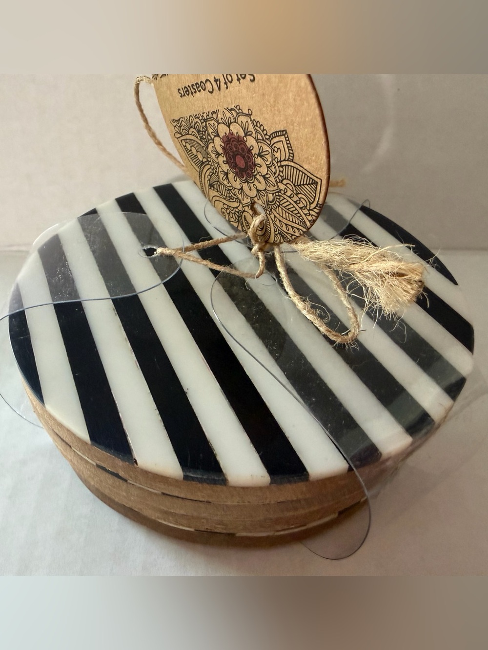 4 COASTERS BLACK WHITE STRIPE LIGHTWEIGHT RESIN WOOD NON SLIP BOTTOM DRINKS NEW